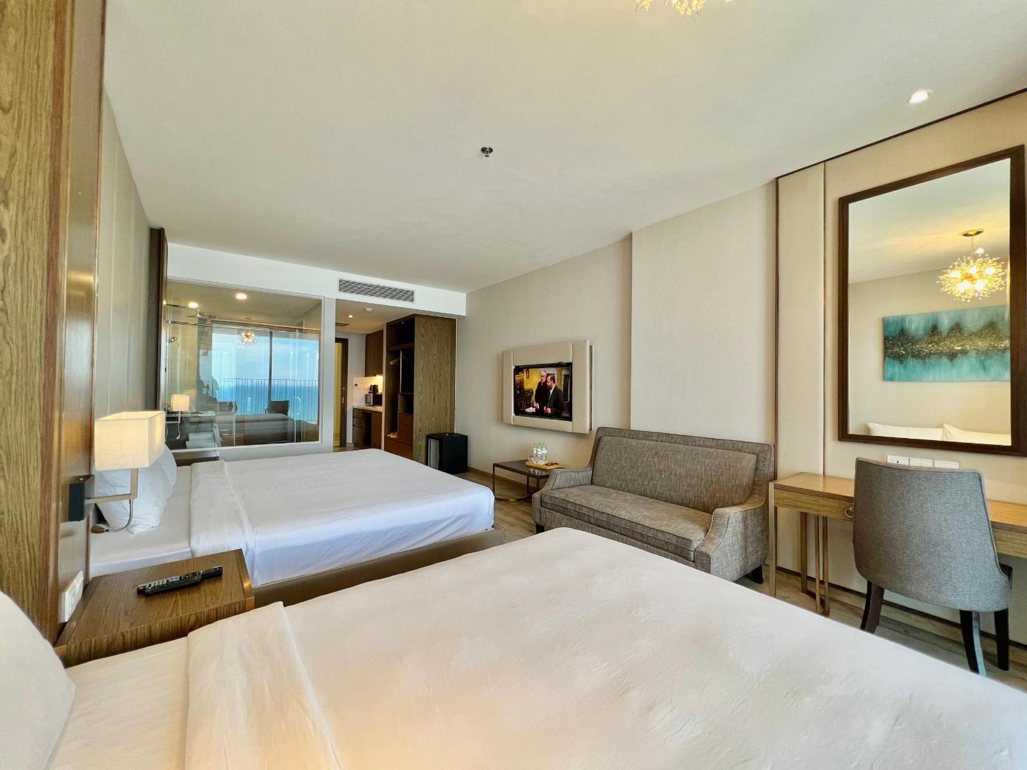 Panorama Sky Blue Nha Trang Aparthotel Екстериор снимка